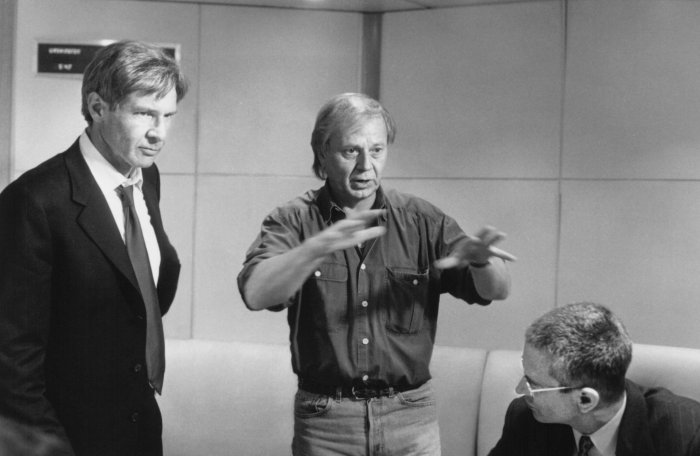 Harrison Ford (President James Marshall), Wolfgang Petersen, Tom Everett (NSA Advisor Jack Doherty) zdroj: imdb.com