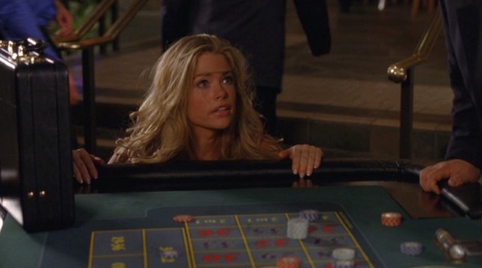 Denise Richards (Dawn St. Dom) zdroj: imdb.com