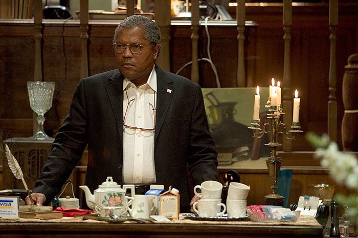 Clarence Williams III (Philby)