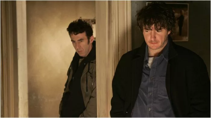 Dylan Moran (Pierce), Mark Doherty (Mark) zdroj: imdb.com