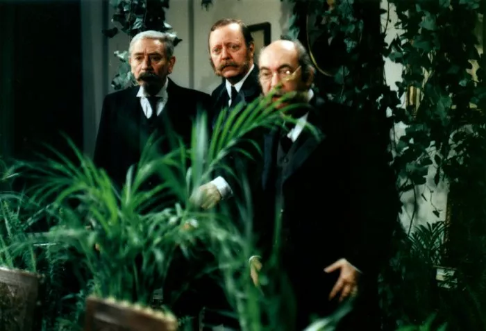 Luděk Kopřiva (School Master), Josef Kubíček (Inspector), Jiří Lír (Prof. Holzbach - Teacher) zdroj: imdb.com