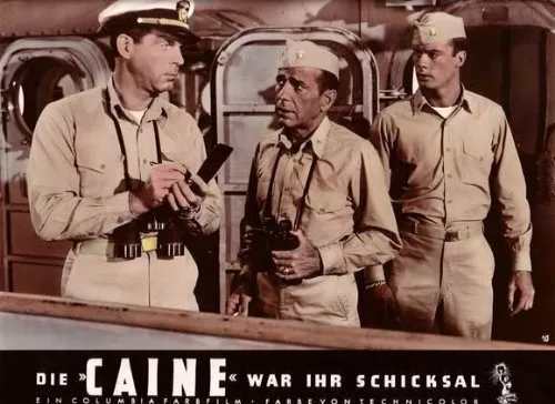 Humphrey Bogart (Lt. Cmdr. Philip Francis Queeg), Robert Francis (Ens. Willie Keith), Fred MacMurray (Lt. Tom Keefer) zdroj: imdb.com