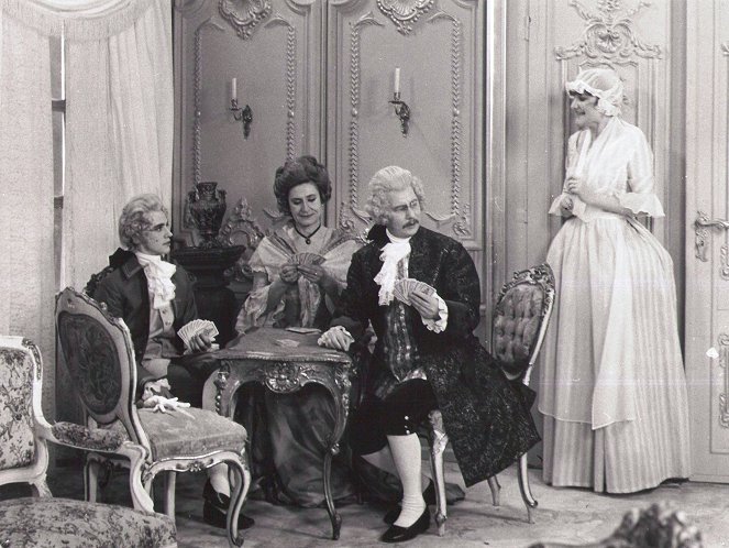 Vladimír Obšil (Chevalier Danceny), Viera Strnisková (Madame de Volanges), Branislav Koren, Jana Oľhová
