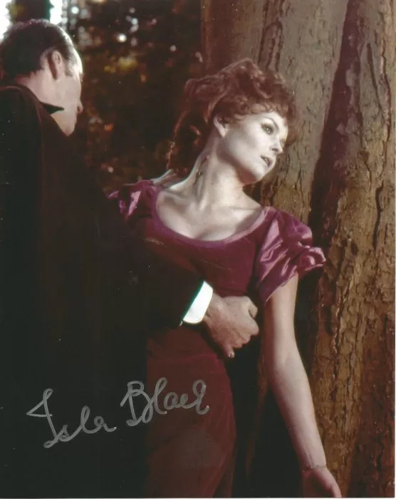 Christopher Lee (Dracula), Isla Blair (Lucy Paxton) zdroj: imdb.com