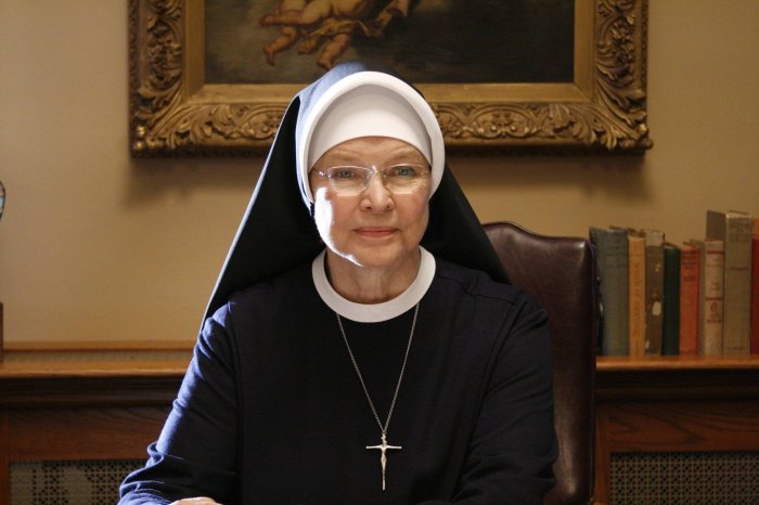 Ellen Burstyn (Mother St. John) zdroj: imdb.com