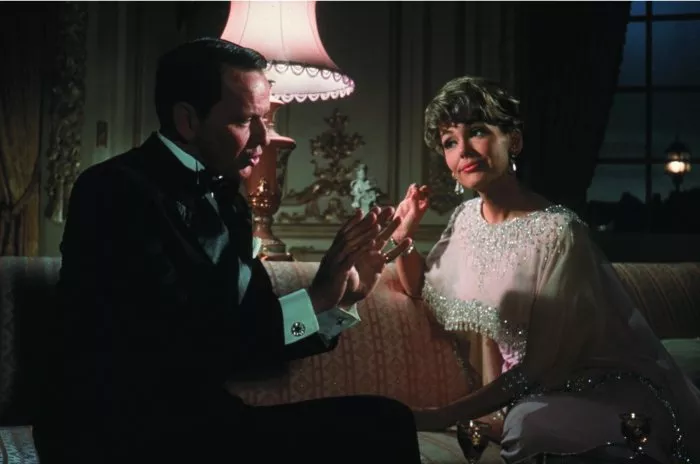 Frank Sinatra (Robbo), Barbara Rush (Marian) zdroj: imdb.com