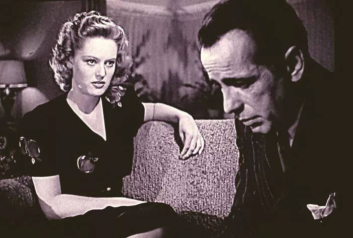 Humphrey Bogart (Richard Mason), Alexis Smith (Evelyn Turner) zdroj: imdb.com