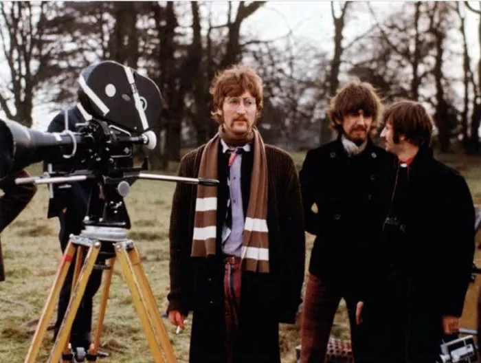 John Lennon (John), George Harrison (George), Ringo Starr, The Beatles zdroj: imdb.com