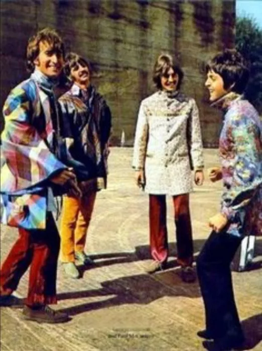 Paul McCartney (Paul), John Lennon (John), George Harrison (George), Ringo Starr, The Beatles zdroj: imdb.com