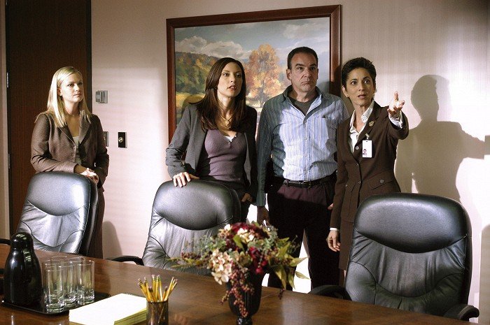 A.J. Cook (Jennifer Jareau), Lola Glaudini (Elle Greenaway), Mandy Patinkin (Jason Gideon)