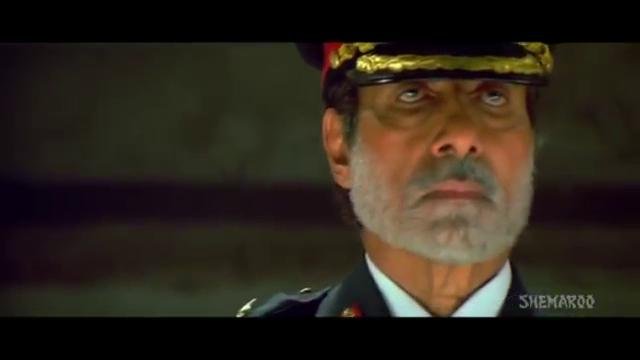 Amitabh Bachchan (Maj. Ranvir Kaul) zdroj: imdb.com