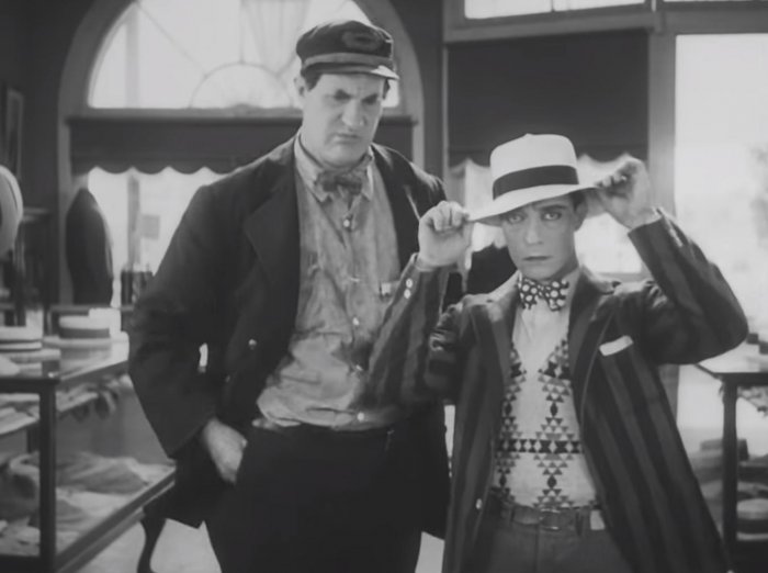 Buster Keaton (William Canfield Jr.), Ernest Torrence (William ’Steamboat Bill’ Canfield) zdroj: imdb.com