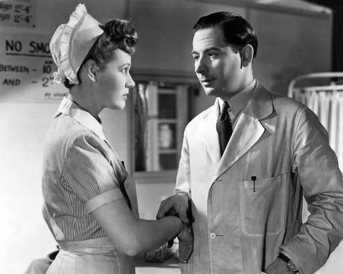 Leo Genn (The Hospital Staff - The Doctors: Mr. Eden), Rosamund John (The Nurses: Nurse Esther Sanson) zdroj: imdb.com