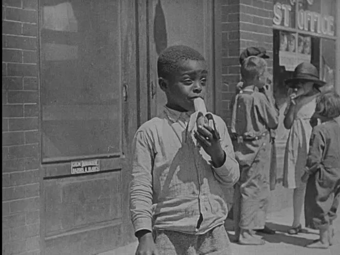 Ernest Morrison (Small Boy) zdroj: imdb.com