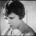 Andalúzsky pes (1929) - Young girl