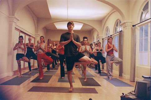 Detektivové z Hollywoodu 2002 (2003) - Yoga Girl