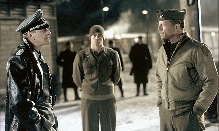 Marcel Iureș, Colin Farrell (Lt. Thomas W. Hart), Bruce Willis (Col. William A. McNamara)