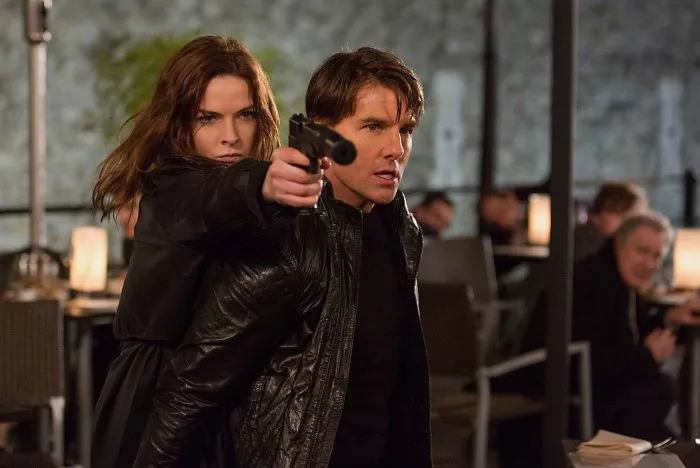 Tom Cruise (Ethan Hunt), Rebecca Ferguson (Ilsa Faust) zdroj: imdb.com