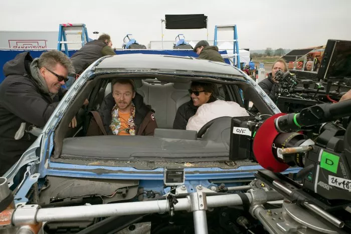 Tom Cruise (Ethan Hunt), Christopher McQuarrie, Simon Pegg (Benji Dunn) zdroj: imdb.com