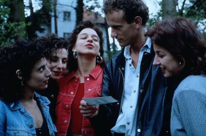 Sieben Frauen (1989) - Sylvie
