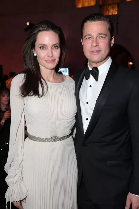 Brad Pitt (Roland), Angelina Jolie (Vanessa) zdroj: imdb.com 
promo k filmu