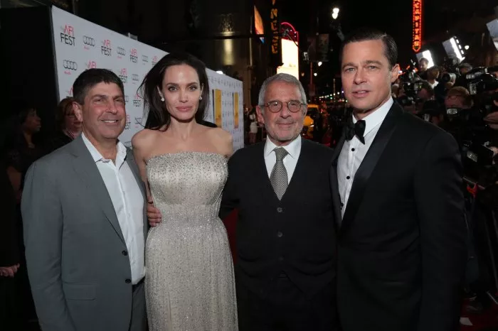 Brad Pitt (Roland), Angelina Jolie (Vanessa), Ron Meyer zdroj: imdb.com 
promo k filmu
