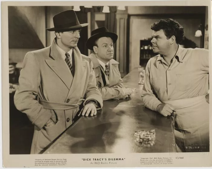 Ralph Byrd (Dick Tracy), Wade Crosby (Jigger), Lyle Latell (Pat Patton) zdroj: imdb.com