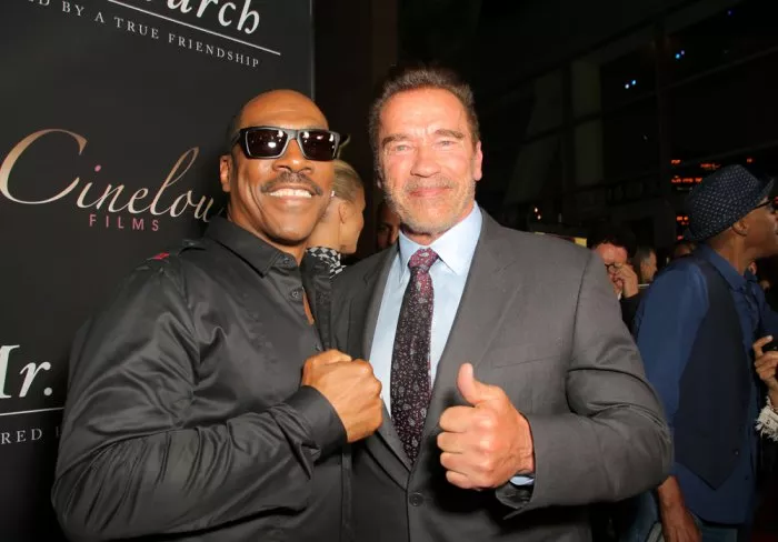 Arnold Schwarzenegger, Eddie Murphy zdroj: imdb.com 
promo k filmu