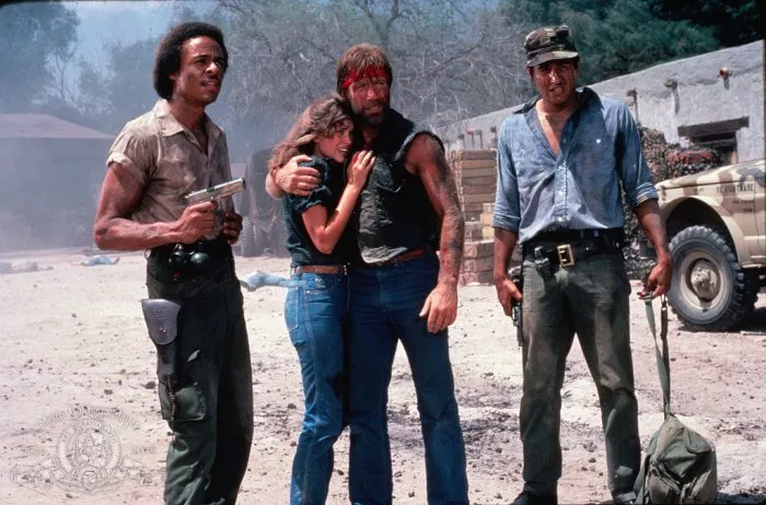 Robert Beltran (Kayo), Chuck Norris (J.J. McQuade), Leon Isaac Kennedy (Jackson), Dana Kimmell (Sally McQuade) zdroj: imdb.com