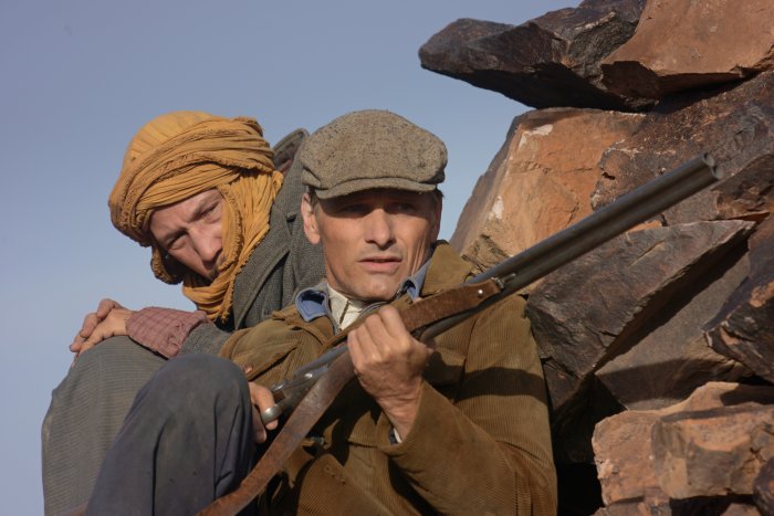 Viggo Mortensen (Daru), Reda Kateb (Mohamed) zdroj: imdb.com