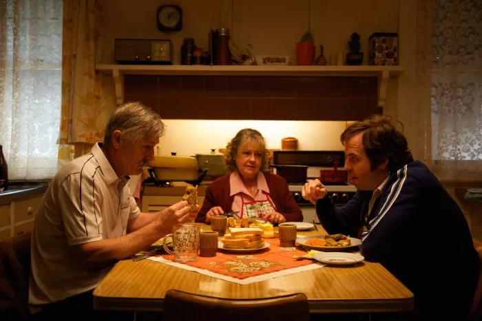 Noni Hazlehurst (Judy Jenkins), Geoff Morrell (John O’Hara), Angus Sampson (Ray Jenkins) zdroj: imdb.com