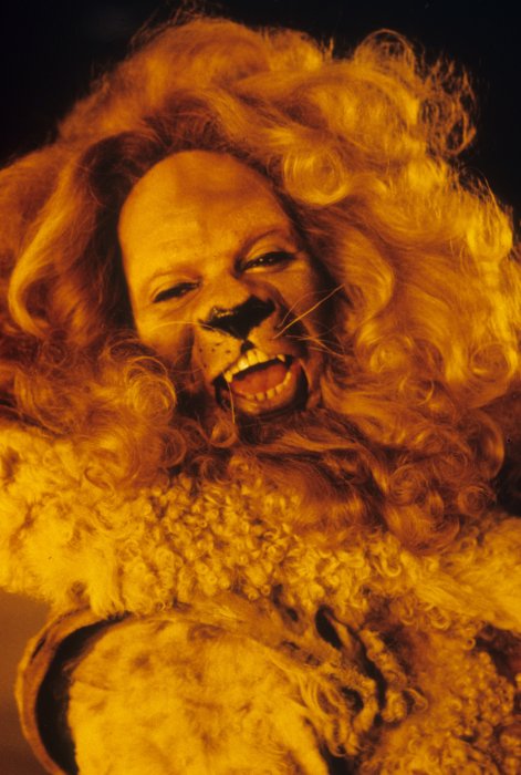 Ted Ross (Lion) zdroj: imdb.com