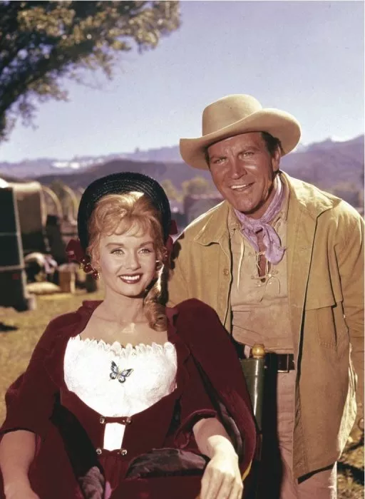 Debbie Reynolds (Lilith Prescott), Robert Preston (Roger Morgan) zdroj: imdb.com