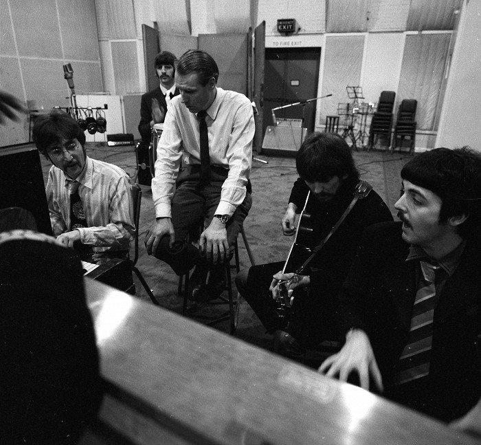 John Lennon (John Lennon), George Martin (George Martin - Producer 
  
  
  (archívne zábery)), Ringo Starr (Ringo Starr), George Harrison (George Harrison), Paul McCartney (Paul McCartney)
