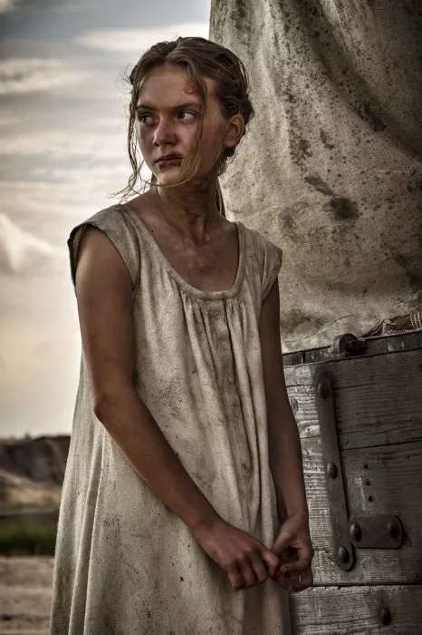 Emilia Jones (Joanna) zdroj: imdb.com