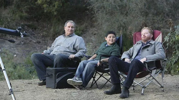 Ed O’Neill (Jay Pritchett), Rico Rodriguez (Manny Delgado), Jesse Tyler Ferguson (Mitchell Pritchett)