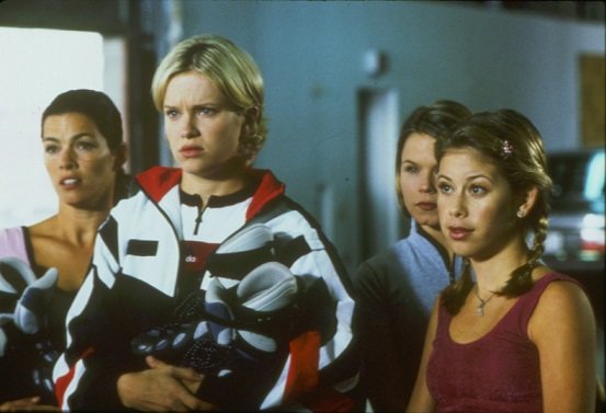 Tara Lipinski (Tracy Hannibal), Nicholle Tom (Sarah Bryan), Nancy Kerrigan (Julie) zdroj: imdb.com