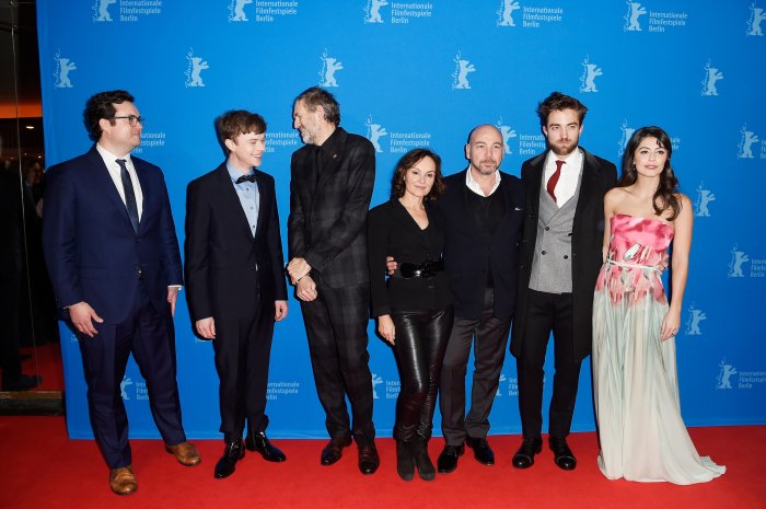 Anton Corbijn, Alessandra Mastronardi, Robert Pattinson, Kristian Bruun, Dane DeHaan zdroj: imdb.com 
promo k filmu