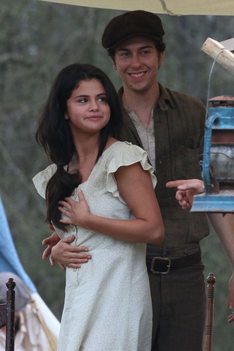 Selena Gomez (Lisa), Nat Wolff (Jim) zdroj: imdb.com