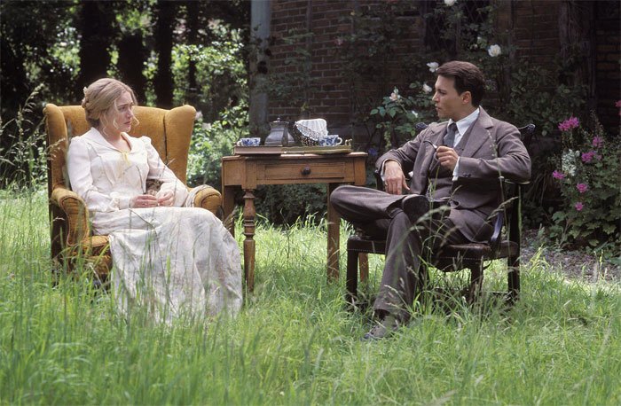 Kate Winslet (Sylvia Llewelyn Davies), Johnny Depp (Sir James Matthew Barrie)