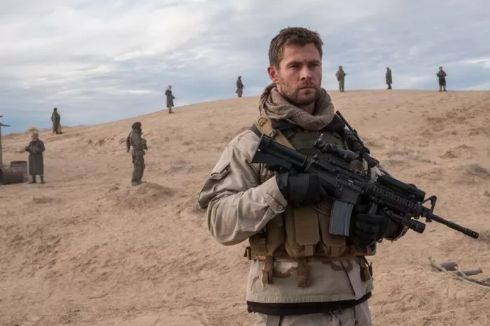 Chris Hemsworth (Captain Mitch Nelson) zdroj: imdb.com