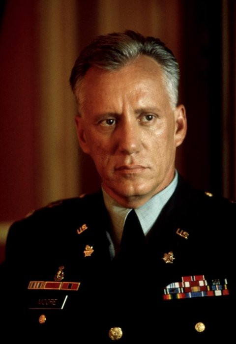 James Woods (Col. Robert Moore) Photo © 1999 Paramount Pictures