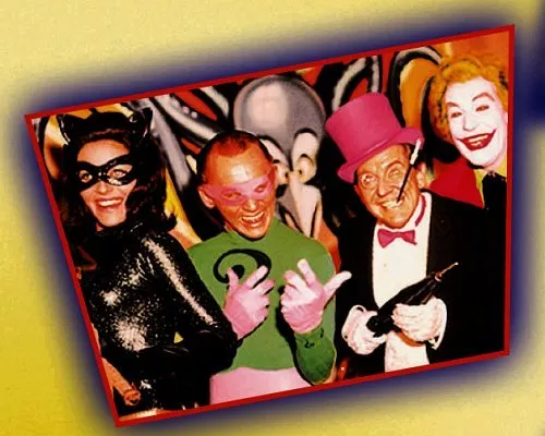Cesar Romero (The Joker), Frank Gorshin (The Riddler), Burgess Meredith (The Penguin), Lee Meriwether (The Catwoman) zdroj: imdb.com