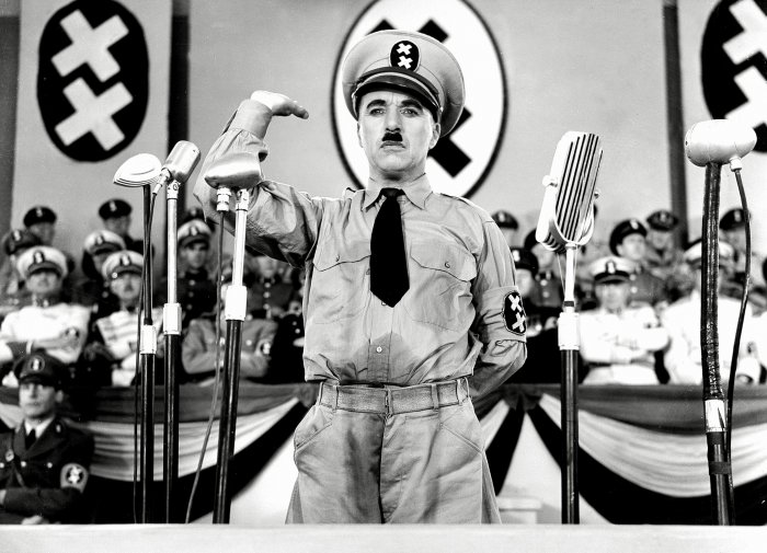 Charles Chaplin (Hynkel - Dictator of Tomania) zdroj: imdb.com