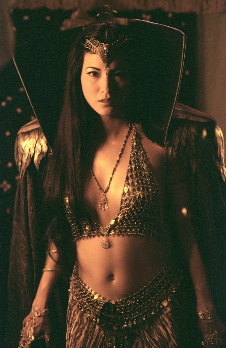 Kelly Hu (The Sorceress) zdroj: imdb.com