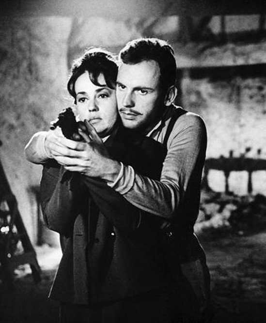 Jean-Louis Trintignant (Le capitaine François Lasalle), Jeanne Moreau (Mata Hari) zdroj: imdb.com