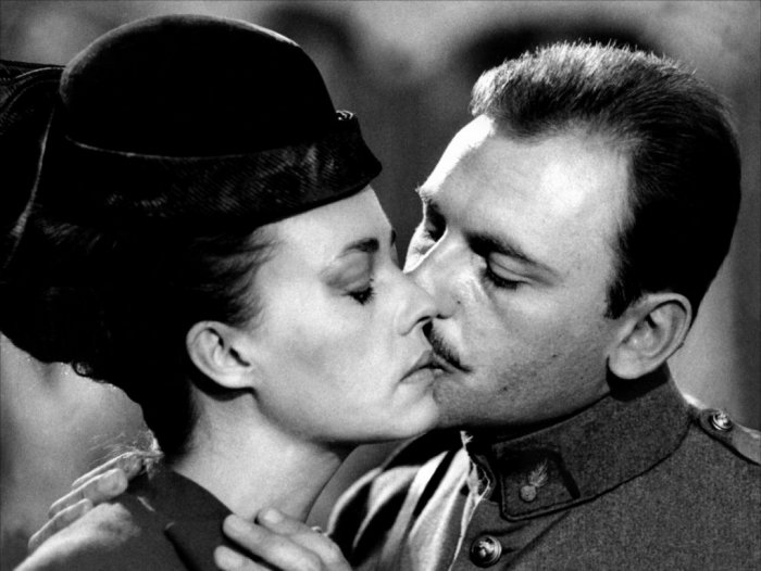 Jean-Louis Trintignant (Le capitaine François Lasalle), Jeanne Moreau (Mata Hari) zdroj: imdb.com