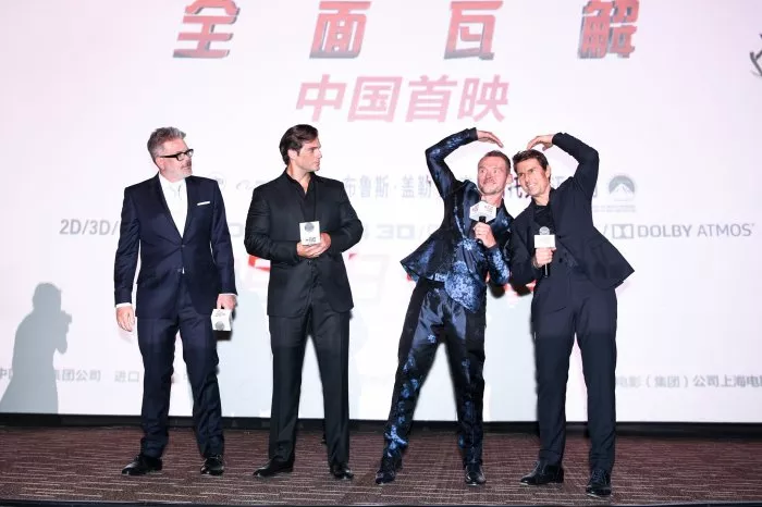 Tom Cruise (Ethan Hunt), Henry Cavill (August Walker), Christopher McQuarrie, Simon Pegg (Benji Dunn) zdroj: imdb.com 
promo k filmu