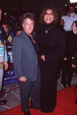 Dustin Hoffman (Norman), Queen Latifah (Fletcher) zdroj: imdb.com 
promo k filmu