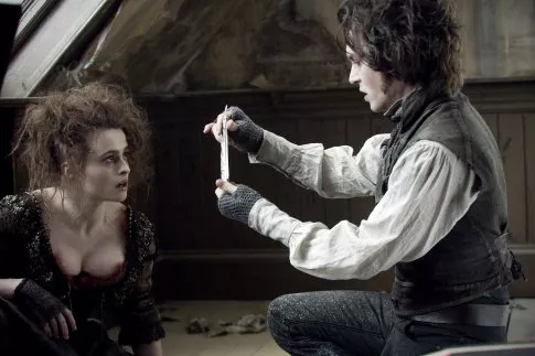 Johnny Depp (Sweeney Todd), Helena Bonham Carter (Mrs. Lovett) zdroj: imdb.com